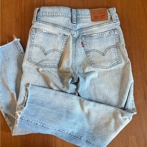 Levi’s Wedgie Fit Straight Jeans – Light Wash, W25 ✨